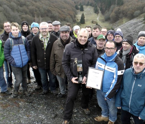 15.000ster geführter Wanderer begrüßt, © Verein zur Erhaltung der Schieferbergbaugeschichte e. V. 15.000ster geführter Wanderer begrüßt, © Verein zur Erhaltung der Schieferbergbaugeschichte e. V.