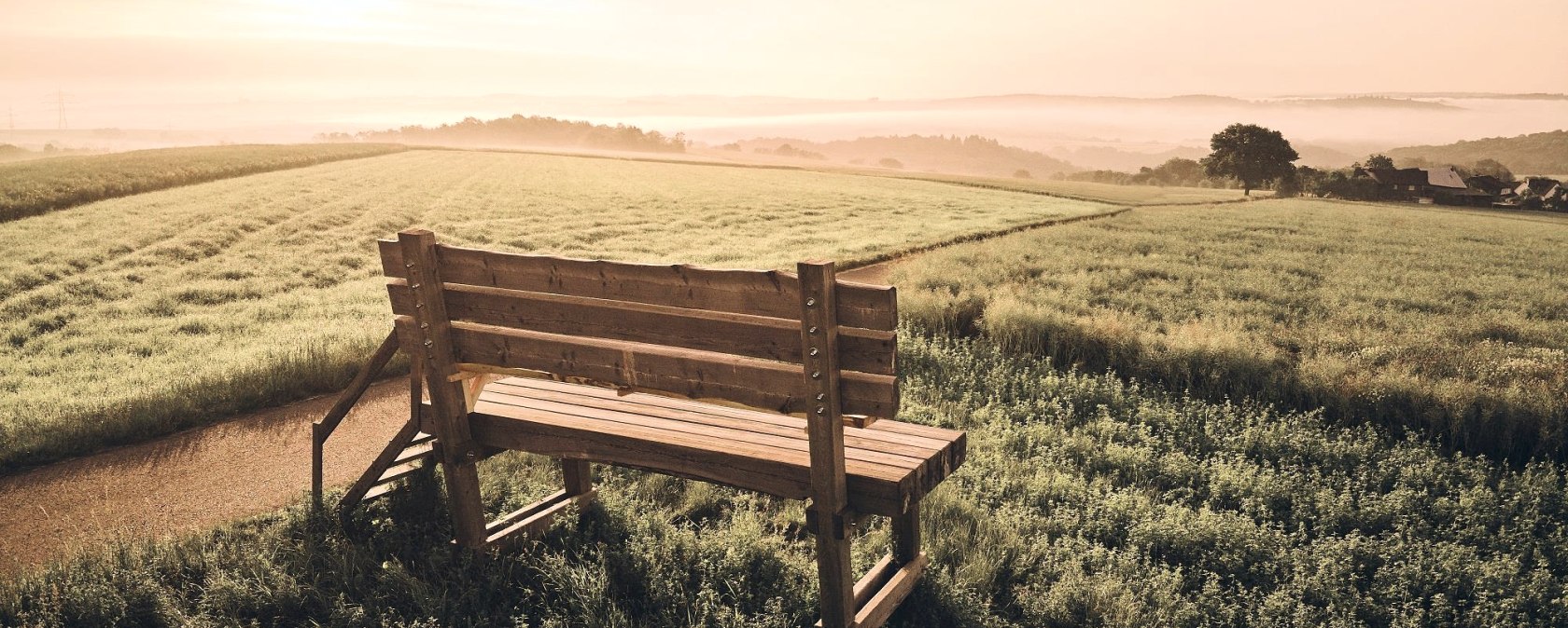 Sonnenaufgang an der Bank, © Schieferland Kaisersesch Sonnenaufgang an der Bank, © Schieferland Kaisersesch