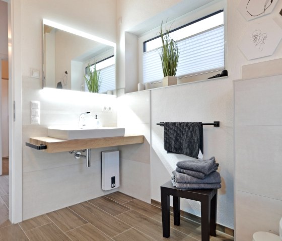 modernes Badezimmer, © Ferienhäuser Brieden modernes Badezimmer, © Ferienhäuser Brieden