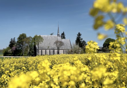 Idyllisch gelegene Schwanenkirche bei Roes, © Christoph Gerhartz Idyllisch gelegene Schwanenkirche bei Roes, © Christoph Gerhartz