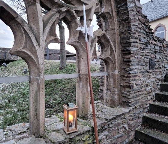 Der traditionelle Dreispitz und die Laterne, © Schieferland Kaisersesch Der traditionelle Dreispitz und die Laterne, © Schieferland Kaisersesch