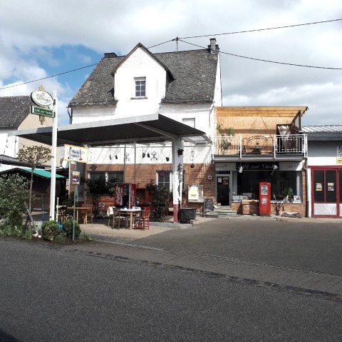 Caf&eacute;, &copy; Caf&eacute;  zur Tanke