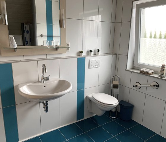 Badezimmer 1, &copy; Ferienwohnung ,,Auf der Heg"