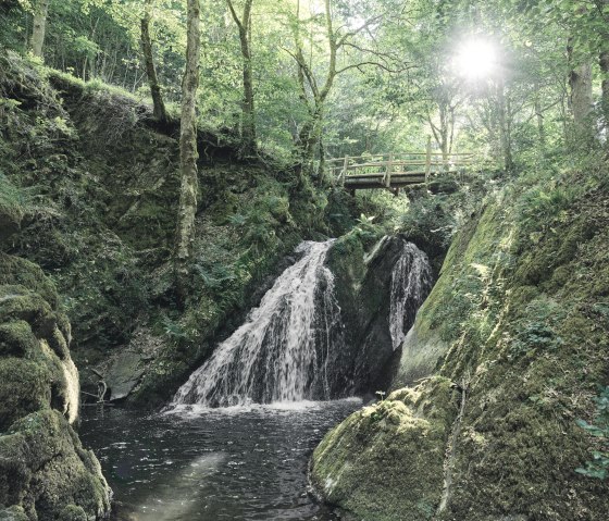 Ein Highlight am Wanderweg - Wasserfall ,,Rausch", © Schieferland Kaisersesch, Marco Rothbrust
