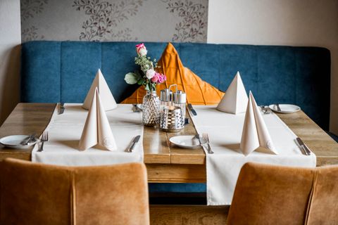 Gedekte tafel in het restaurant