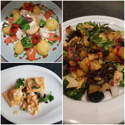 Ein leckeres Menü mit verschiedenen Gerichte. Oben ein Fischgericht, links Ravioli und rechts ein bunter Salat.