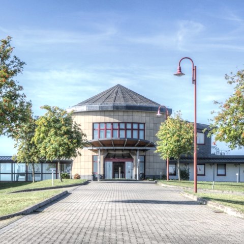 Verwaltungsgebäude im Frühsommer, © Verbandsgemeinde Kaisersesch