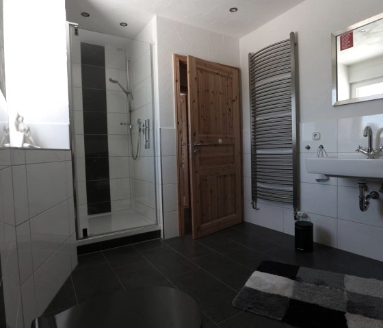 Bad der Ferienwohnung Boxenstopp, © Familie Berens