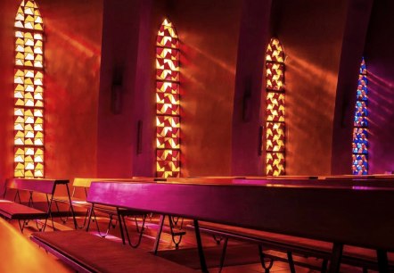 Sonnenstrahlen in der Schwanenkirche, &copy; Schieferland Kaisersesch, Christoph Gerhartz