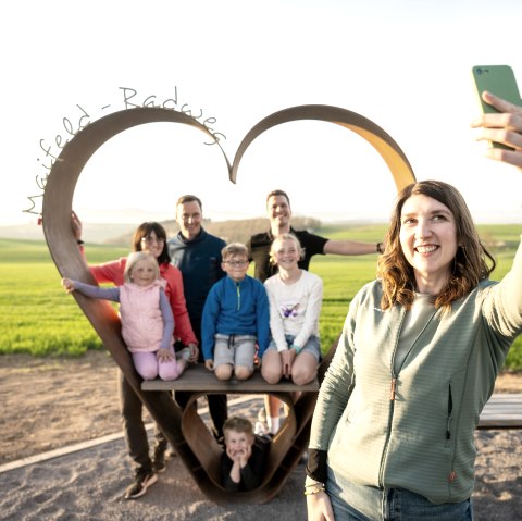 Maifeld-Radweg-2025-153-Banc du tr&eacute;sor pr&egrave;s d'Ochtendung