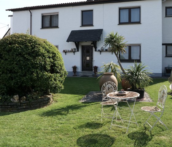 idyllischer Garten, &copy; Tr&ouml;ster-Gilles/Dorfkrug Roes