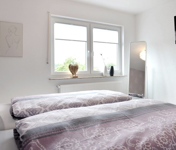 Erstes Schlafzimmer Ferienwohnung 2, &copy; Christoph Gerhartz/Kleine Eifel Auszeit