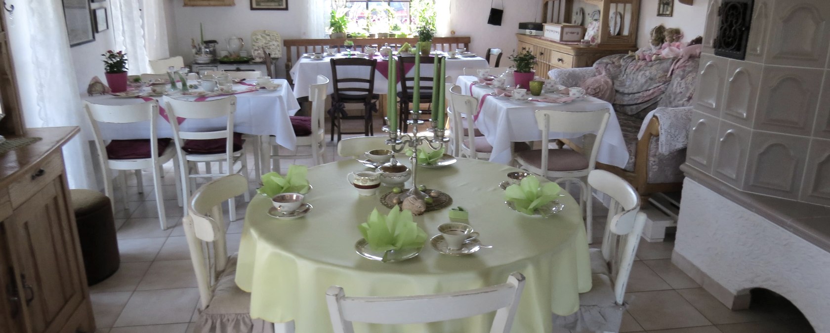 Der Innenraum des Cafés, © Café Roeschen