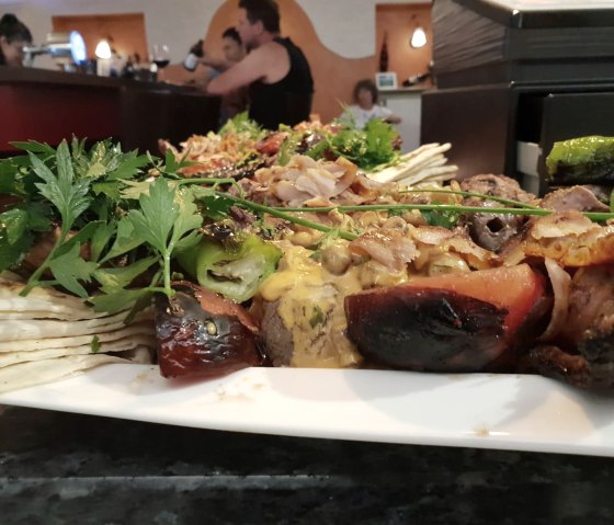 Essen bei Pizzeria Kebap-Haus, &copy; Bosporus