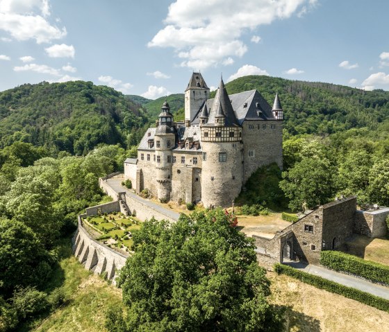 Blick auf Schloss B&uuml;rresheim, &copy; Eifel Tourismus GmbH, Dominik Ketz