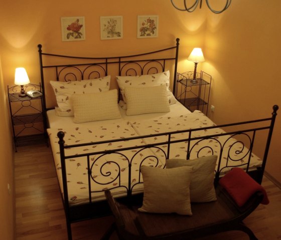 Schlafzimmer, &copy; Frank Heins/Ferienwohnung LarAlina