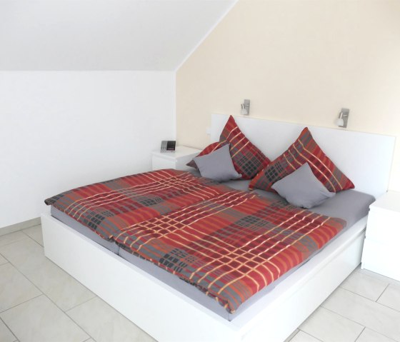 Schlafzimmer 1, &copy; Ferienwohnung ,,Auf der Heg"