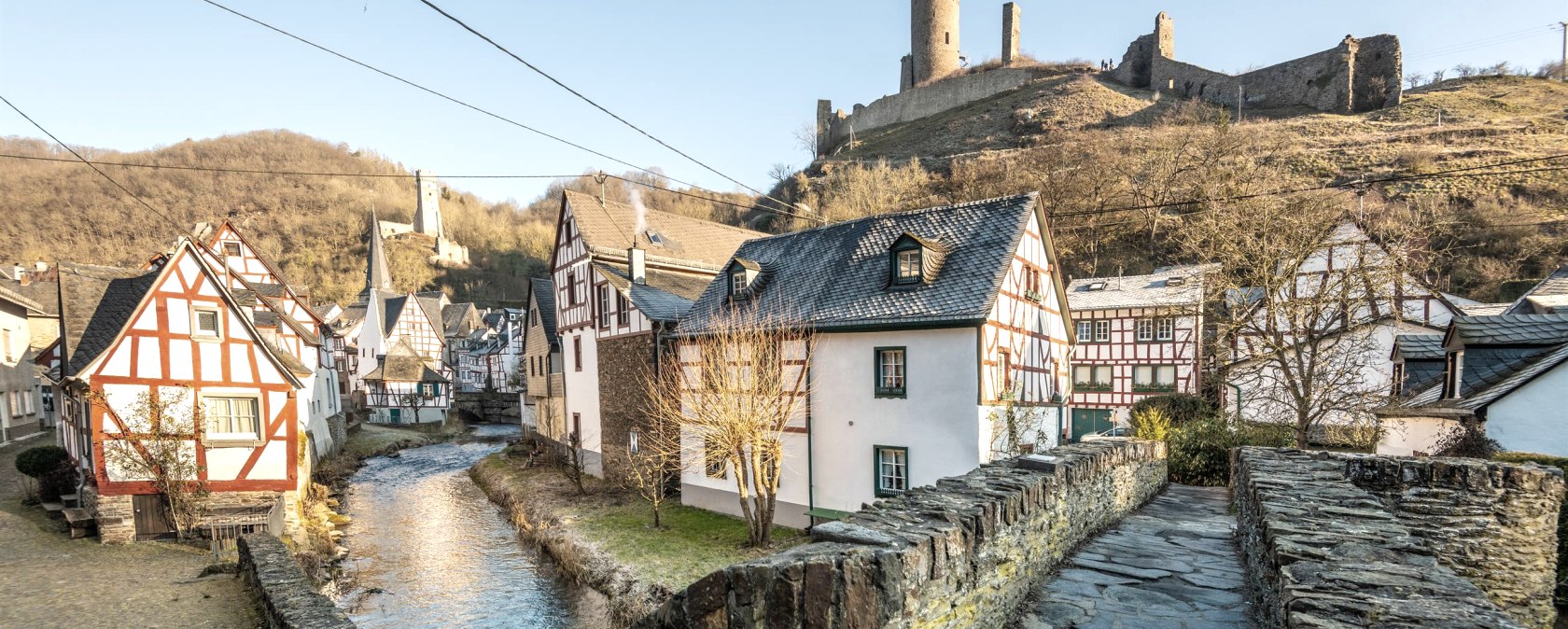 Die Burgen thronen &uuml;ber Monreal, &copy; Eifel Tourismus GmbH, D. Ketz