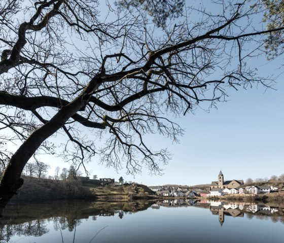 Ulmen maar on the Eifel volcano cycle route, &copy; Eifel Tourismus GmbH, D. Ketz