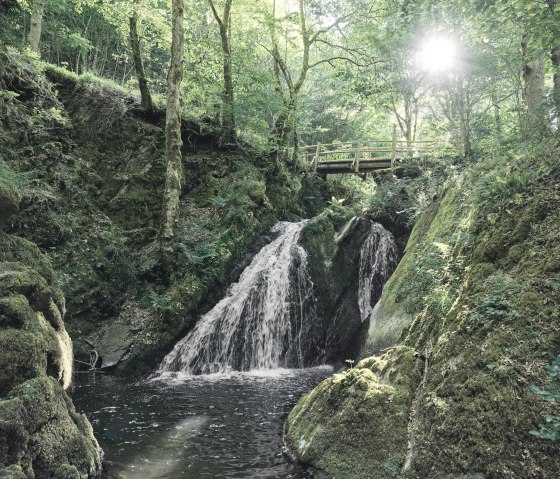 Ein Highlight am Wanderweg - Wasserfall ,,Rausch", &copy; Schieferland Kaisersesch, Marco Rothbrust