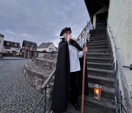 Der Nachtw&auml;chter mit seinem Signalhorn, &copy; Touristik-B&uuml;ro Schieferland Kaisersesch