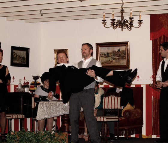 Einer spinnt immer /Theaterverein Kaifenheim (Theater 2010), &copy; Christian M&uuml;ller