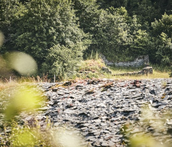 Remains of buildings are a reminder of slate mining, © Schieferland Kaisersesch, Marco Rothbrust