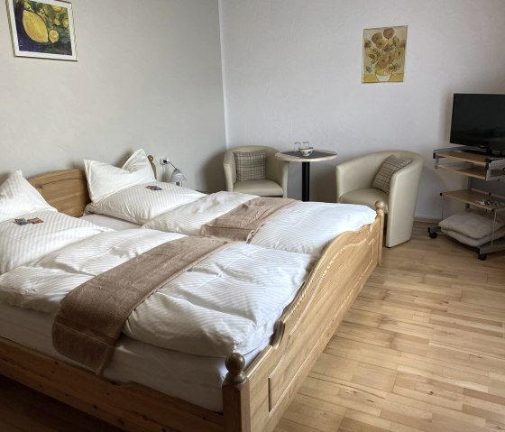 Schlafzimmer, &copy; Tr&ouml;ster-Gilles/Dorfkrug Roes