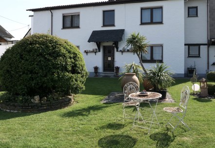 idyllischer Garten, &copy; Tr&ouml;ster-Gilles/Dorfkrug Roes