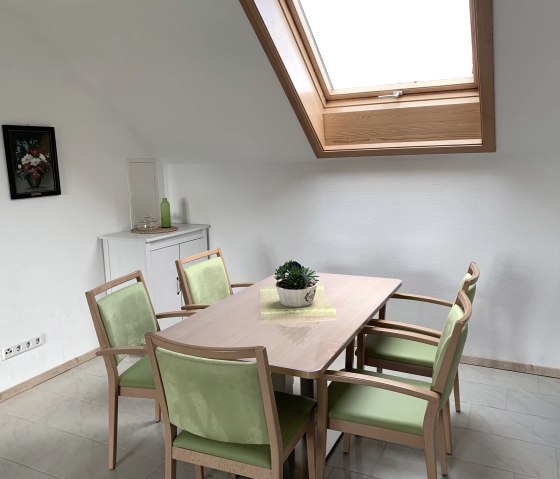 Esstisch, &copy; Ferienwohnung ,,Auf der Heg"